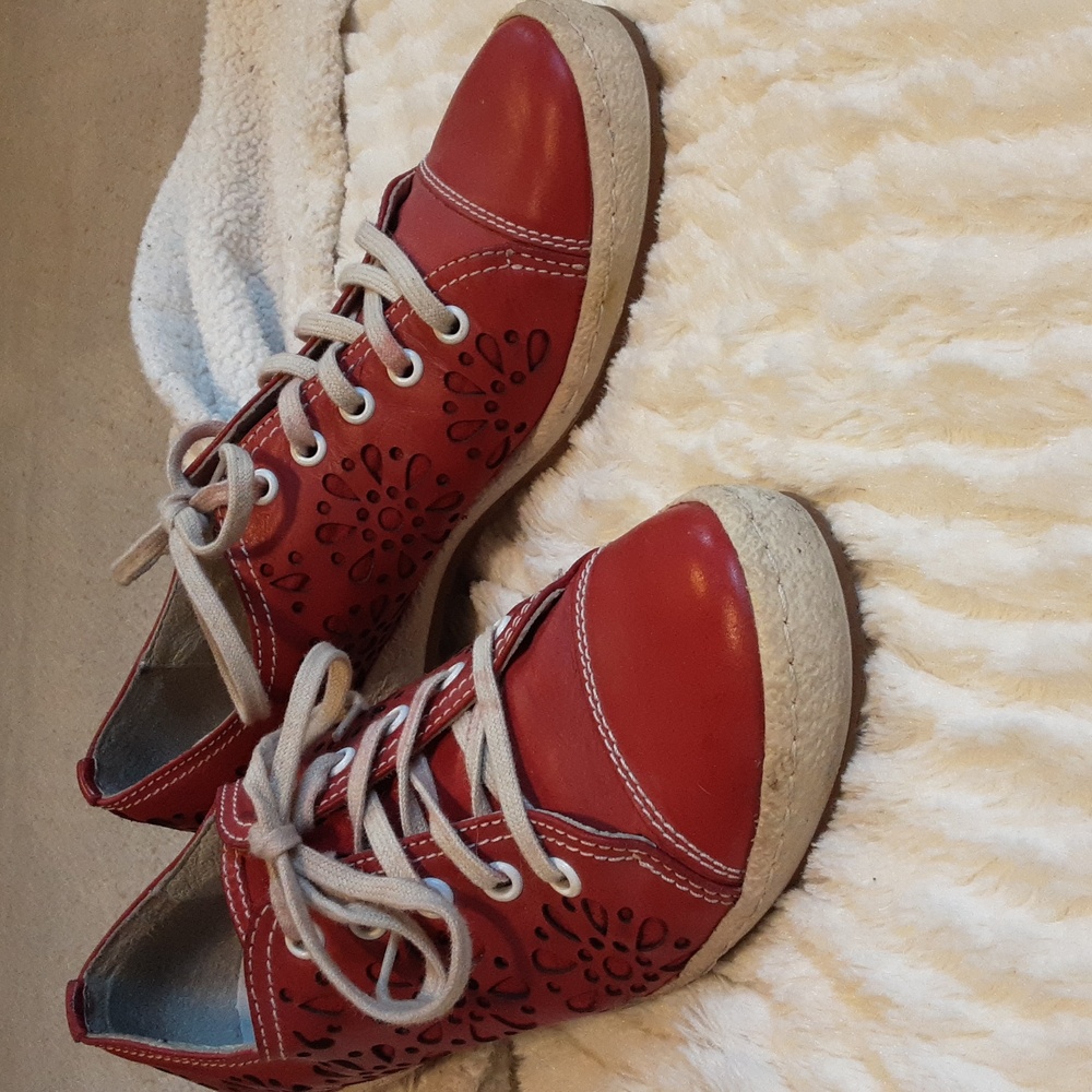 Josef Seibel red leather sneakers